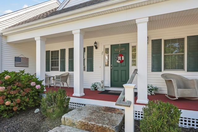 2 Rosemary Ln A, Wareham, MA 02571