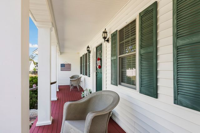 2 Rosemary Ln A, Wareham, MA 02571