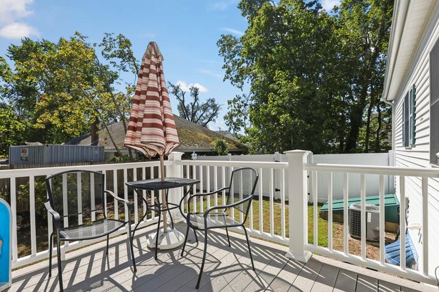 2 Rosemary Ln A, Wareham, MA 02571