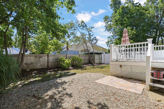 2 Rosemary Ln A, Wareham, MA 02571