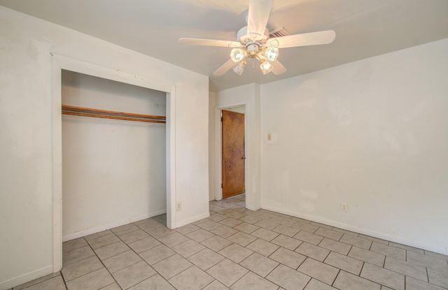 3606 Almeda Genoa Road, Houston, TX 77047