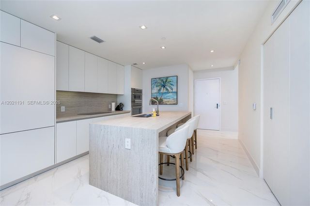 700 NE 24th Street 4306 S, Miami, FL 33137