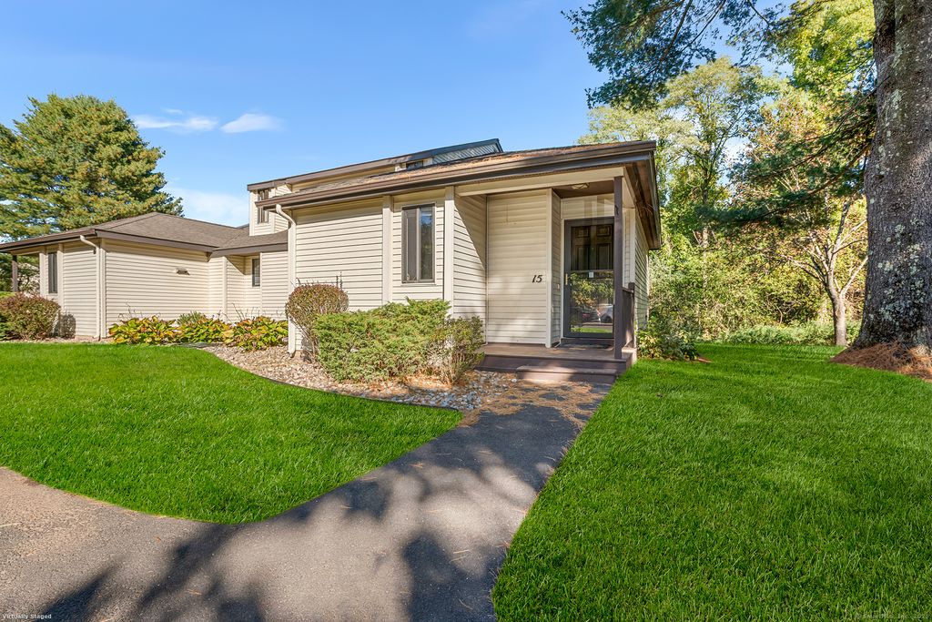 15 Simsbury Landing 15, Simsbury, CT 06070