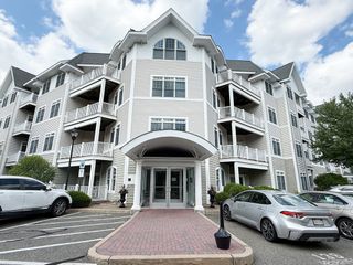 614 Pond St 2406, Braintree, MA 02184