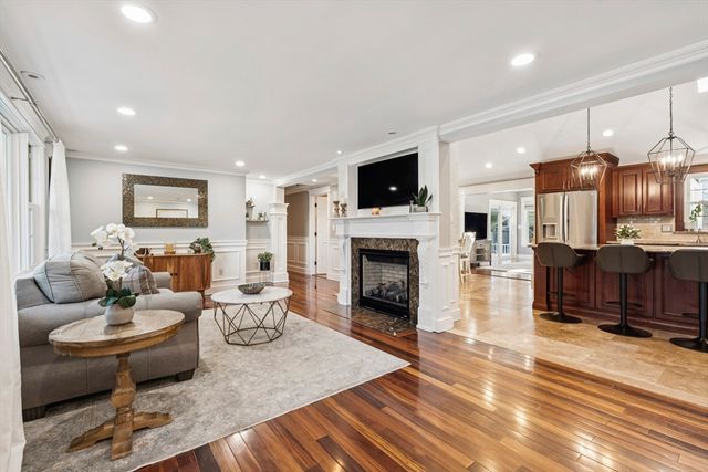 6 Suntaug Street, Lynnfield, MA 01940