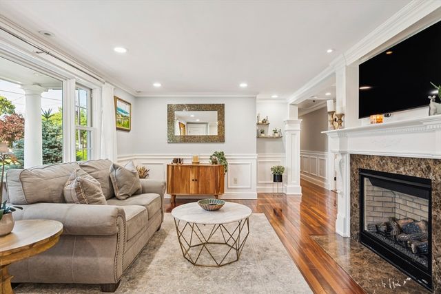 6 Suntaug Street, Lynnfield, MA 01940