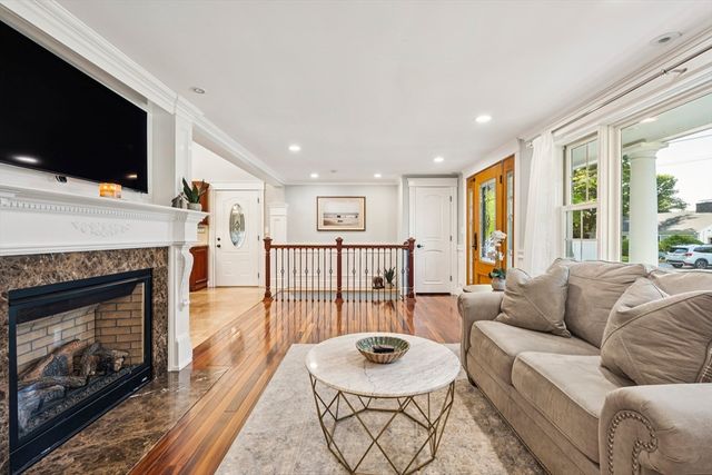 6 Suntaug Street, Lynnfield, MA 01940