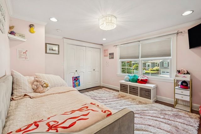 6 Suntaug Street, Lynnfield, MA 01940
