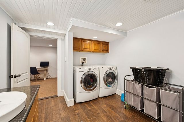 6 Suntaug Street, Lynnfield, MA 01940