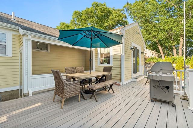 6 Suntaug Street, Lynnfield, MA 01940