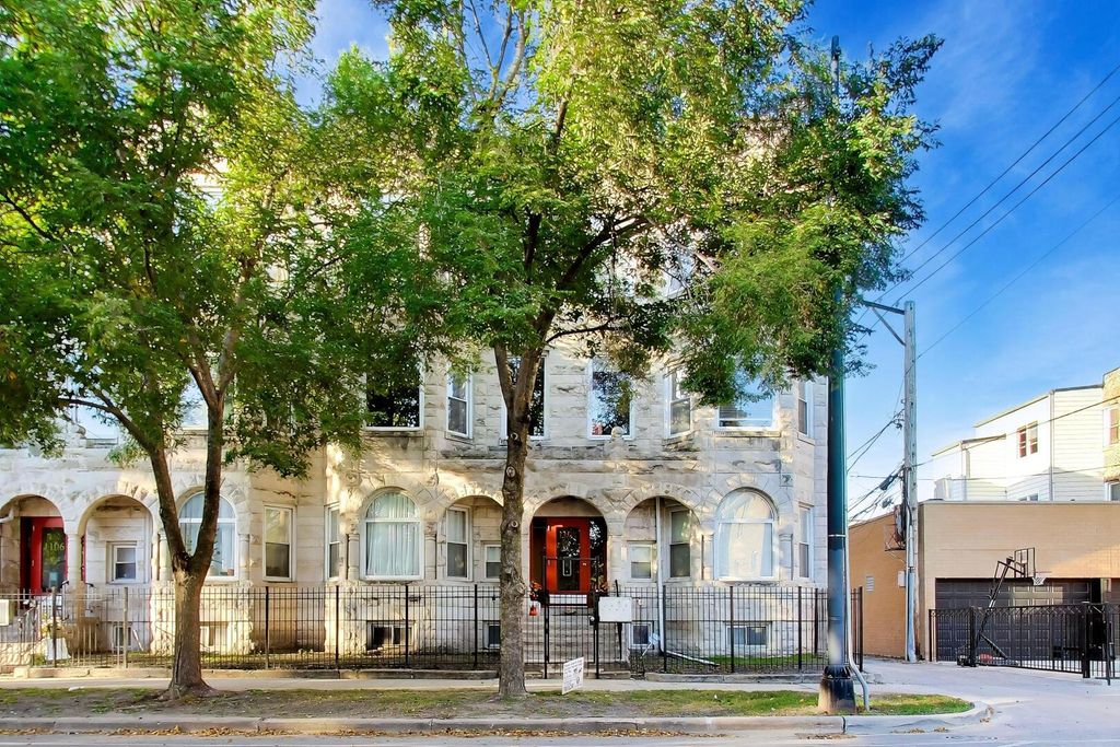 1108 E Marquette Road 207, Chicago, IL 60637 — exterior