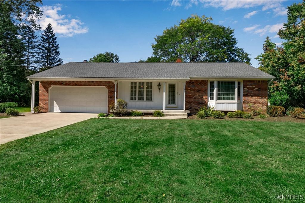 24 Timothy Drive, Orchard Park, NY 14127