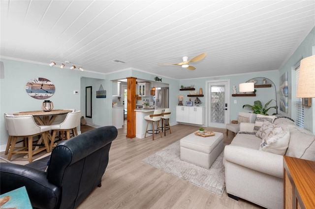 136 143RD AVENUE E, Madeira Beach, FL 33708