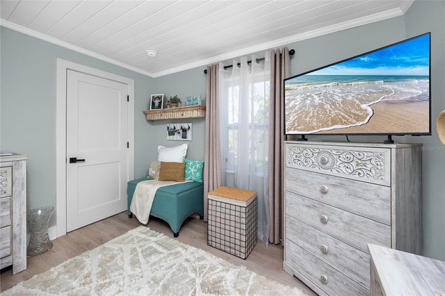 136 143RD AVENUE E, Madeira Beach, FL 33708