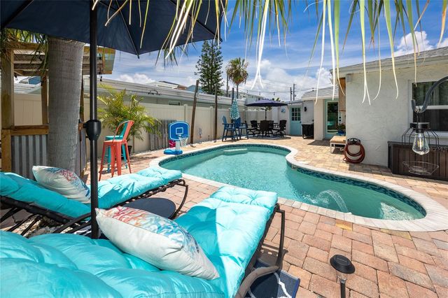 136 143RD AVENUE E, Madeira Beach, FL 33708