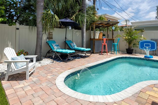 136 143RD AVENUE E, Madeira Beach, FL 33708
