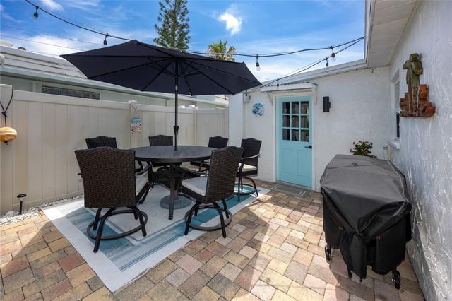 136 143RD AVENUE E, Madeira Beach, FL 33708