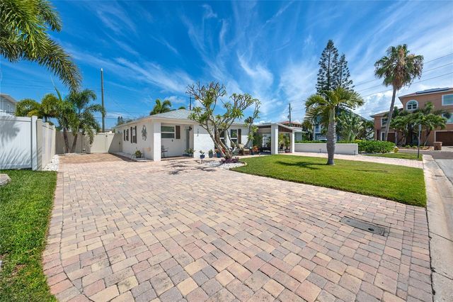 136 143RD AVENUE E, Madeira Beach, FL 33708