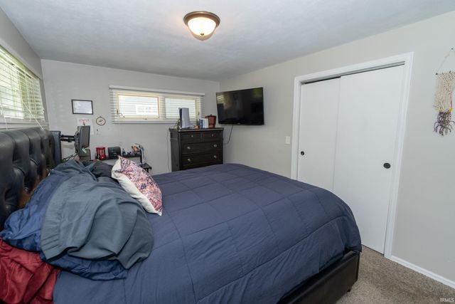 51795 Juniper Road, South Bend, IN 46637