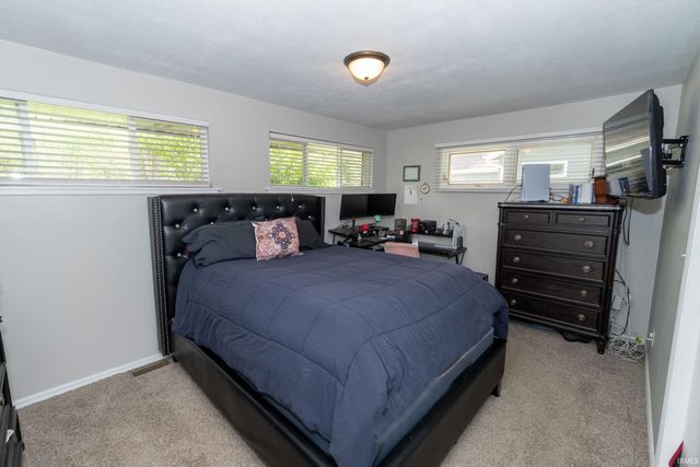51795 Juniper Road, South Bend, IN 46637