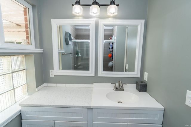 51795 Juniper Road, South Bend, IN 46637
