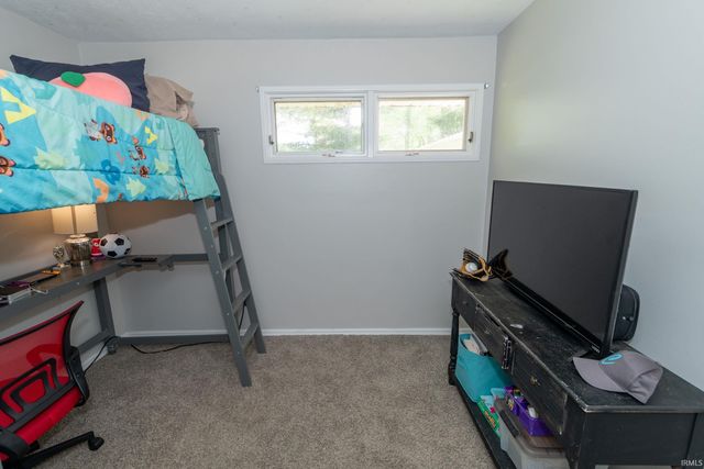 51795 Juniper Road, South Bend, IN 46637