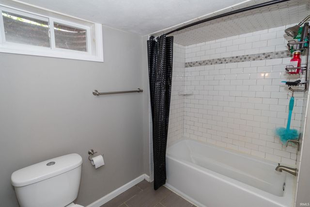 51795 Juniper Road, South Bend, IN 46637