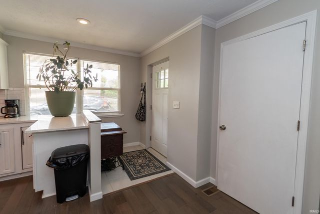 51795 Juniper Road, South Bend, IN 46637