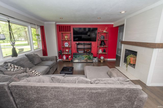 51795 Juniper Road, South Bend, IN 46637