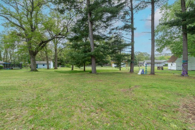 51795 Juniper Road, South Bend, IN 46637