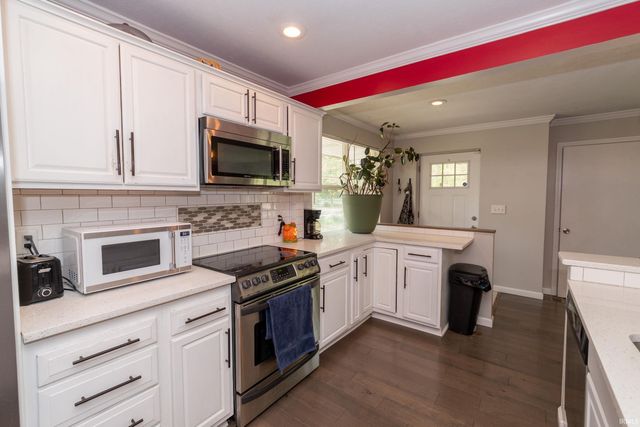 51795 Juniper Road, South Bend, IN 46637
