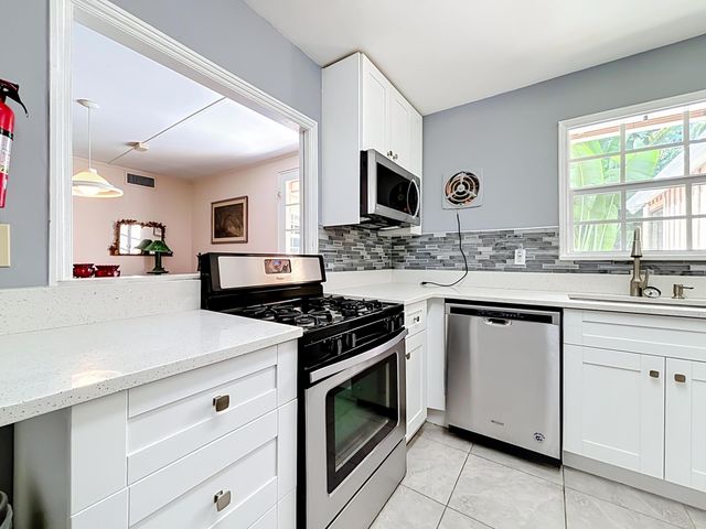 427 37TH Street, West Palm Beach, FL 33407