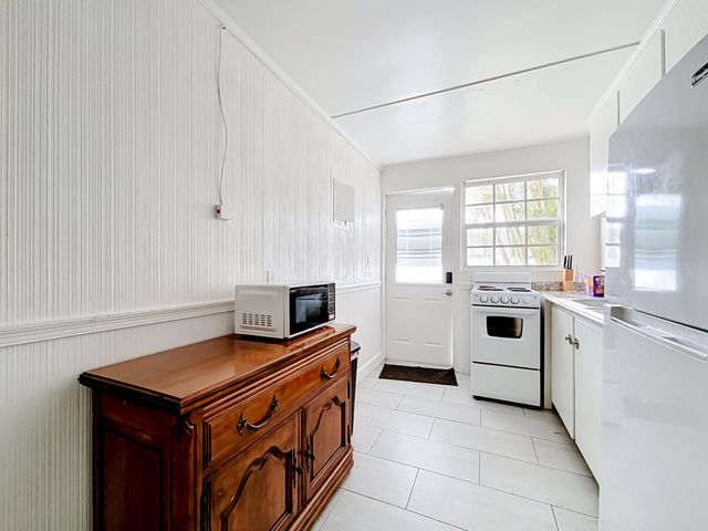 427 37TH Street, West Palm Beach, FL 33407