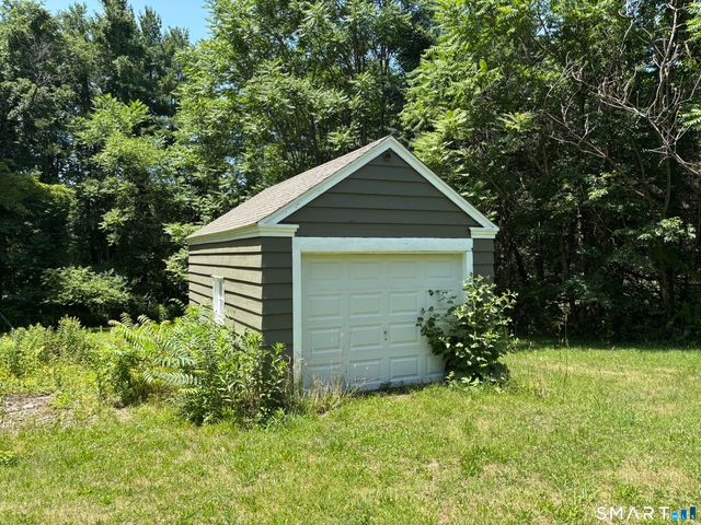 101 Thorpe Avenue, Wallingford, CT 06492