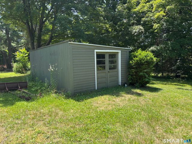 101 Thorpe Avenue, Wallingford, CT 06492