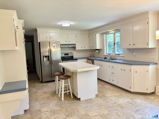 101 Thorpe Avenue, Wallingford, CT 06492