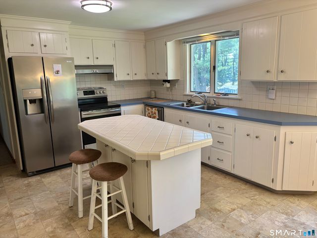 101 Thorpe Avenue, Wallingford, CT 06492
