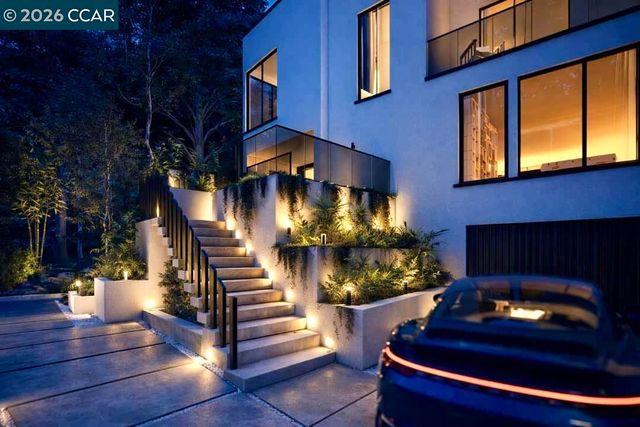 6030 Girvin Dr, Oakland, CA 94611