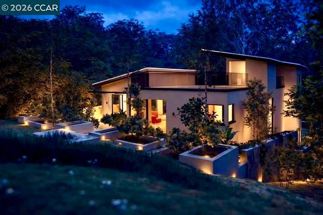 6030 Girvin Dr, Oakland, CA 94611