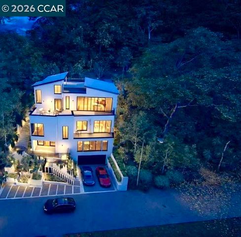 6030 Girvin Dr, Oakland, CA 94611