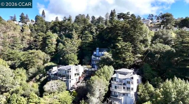 6030 Girvin Dr, Oakland, CA 94611