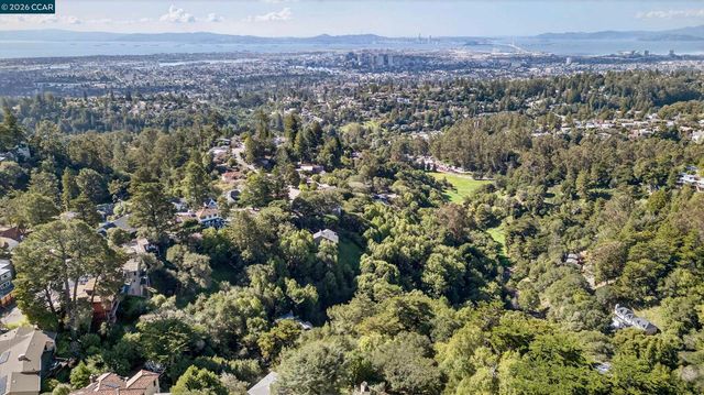 6030 Girvin Dr, Oakland, CA 94611