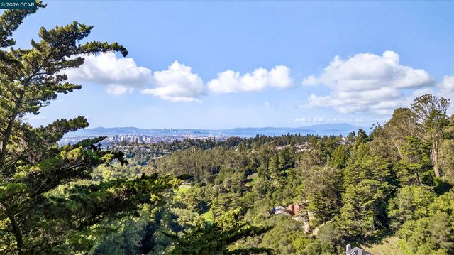 6030 Girvin Dr, Oakland, CA 94611