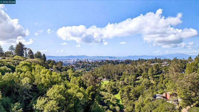 6030 Girvin Dr, Oakland, CA 94611