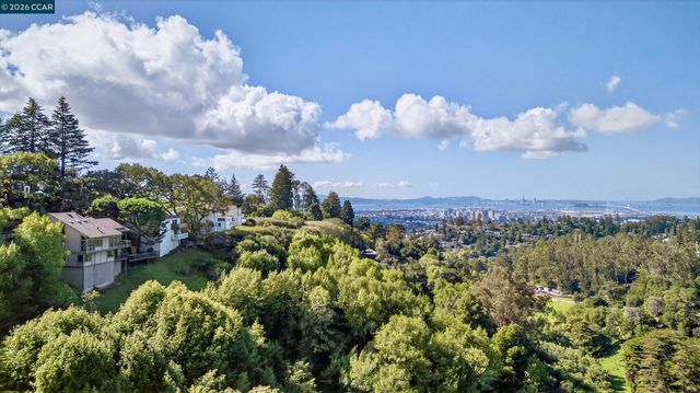 6030 Girvin Dr, Oakland, CA 94611