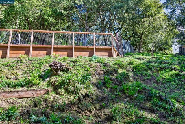 6030 Girvin Dr, Oakland, CA 94611