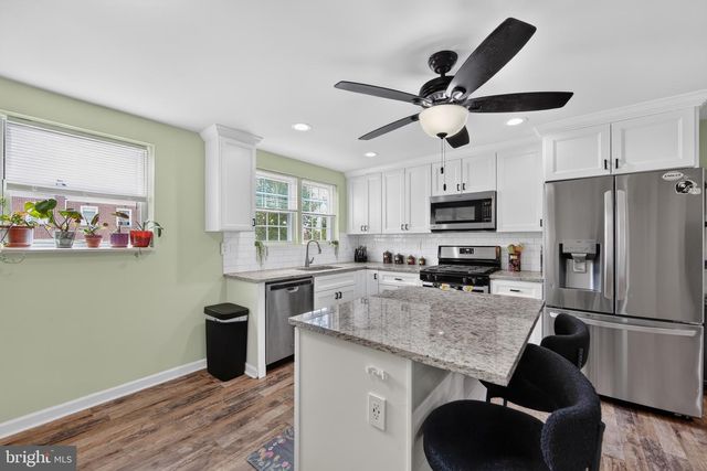 64 W BERKLEY AVE, Clifton Heights, PA 19018