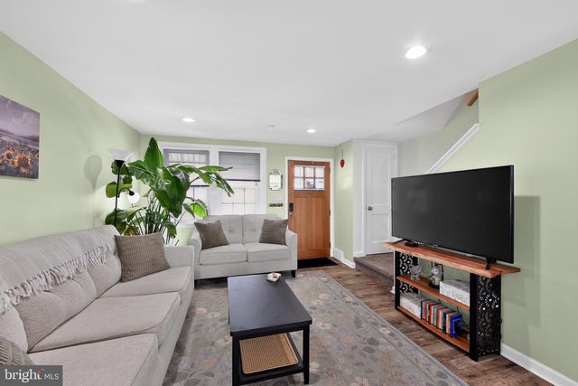 64 W BERKLEY AVE, Clifton Heights, PA 19018