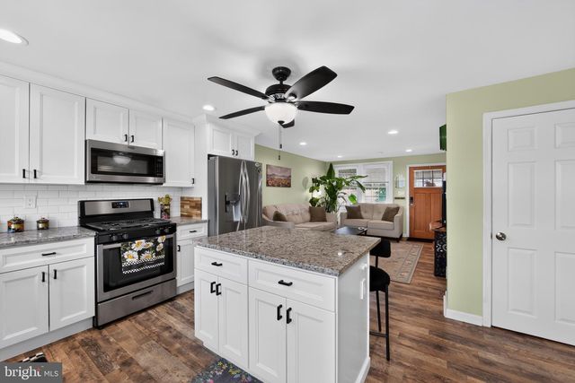 64 W BERKLEY AVE, Clifton Heights, PA 19018