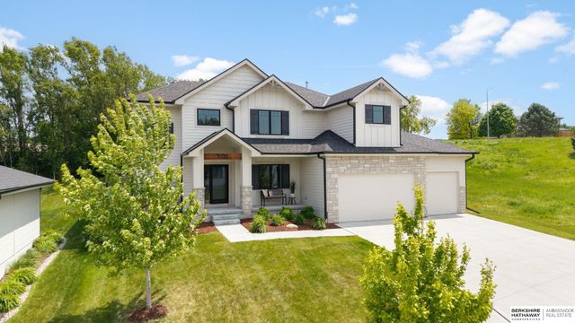 7725 N 166th Street, Bennington, NE 68007